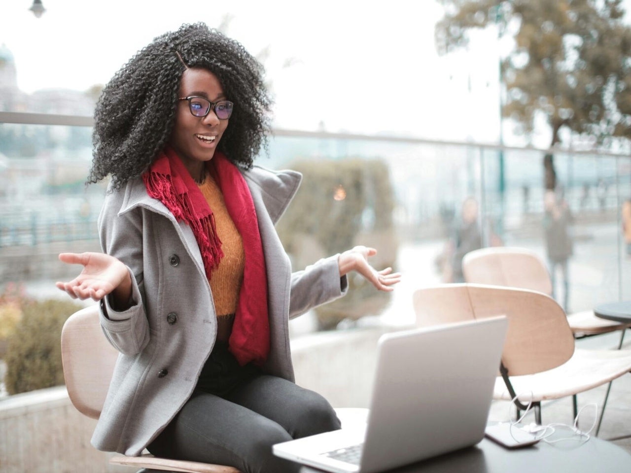 Transformer sans déconnecter : comment aligner la transformation numérique sur les réalités locales ?